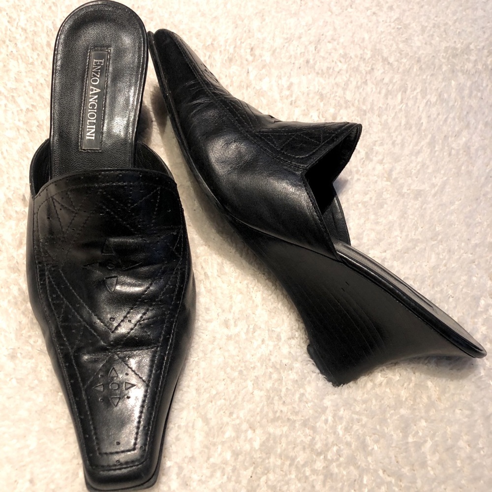 Wedge mules